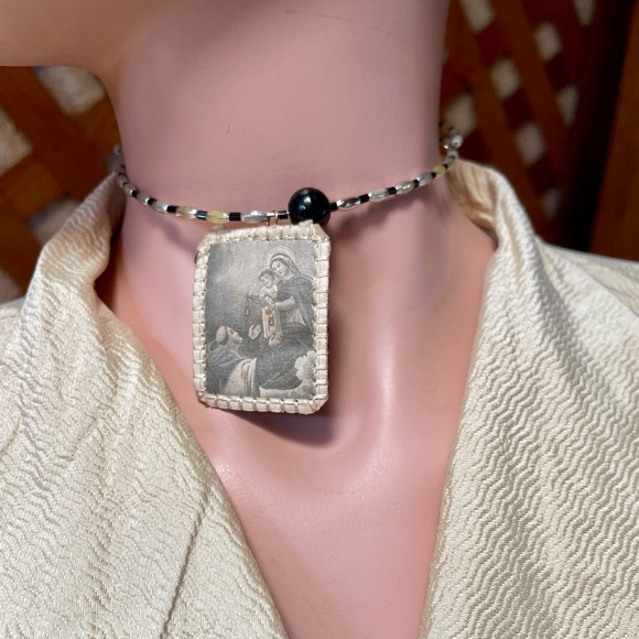 Artisan Handmade VINTAGE SCAPULAR Beaded Choker NECKLACE - Picture 5 of 11
